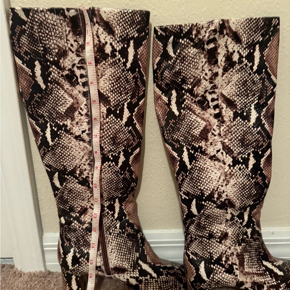 Snakeskin Pattern Women's Boots - Picture 2 of 9